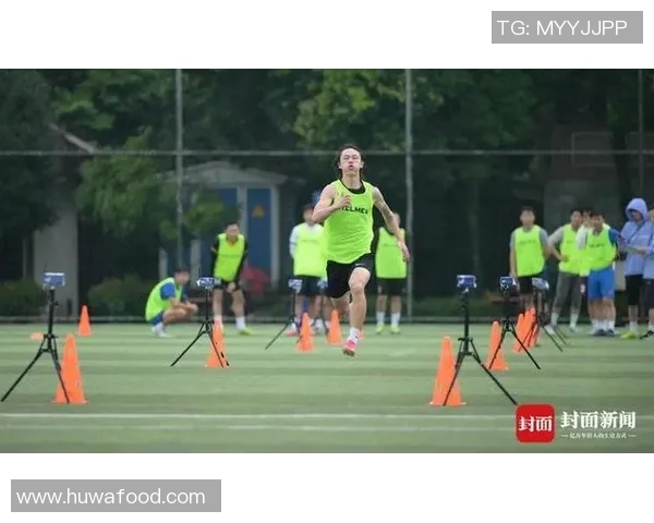 足球明星勇闯体能测试挑战极限展现运动员风采与实力 足球明星勇闯体能测试挑战极限展现运动员风采与实力
