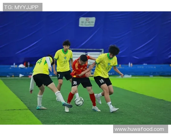 足球明星精彩瞬间坐球姿势大揭秘展现运动魅力与个性风采 足球明星精彩瞬间坐球姿势大揭秘展现运动魅力与个性风采