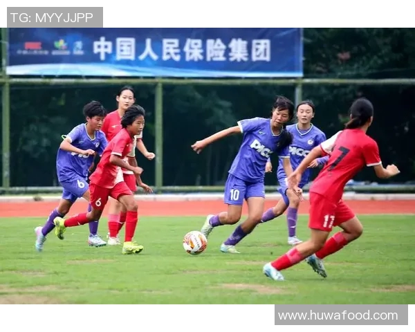 足球明星走进中国校园传授足球技艺点燃年轻梦想 足球明星走进中国校园传授足球技艺点燃年轻梦想